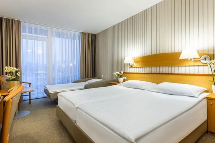 Hotel Termal - Terme 3000 - dvoulůžkový pokoj s přistýlkou - Moravske Toplice - 101 CK Zemek - Slovinsko (2)