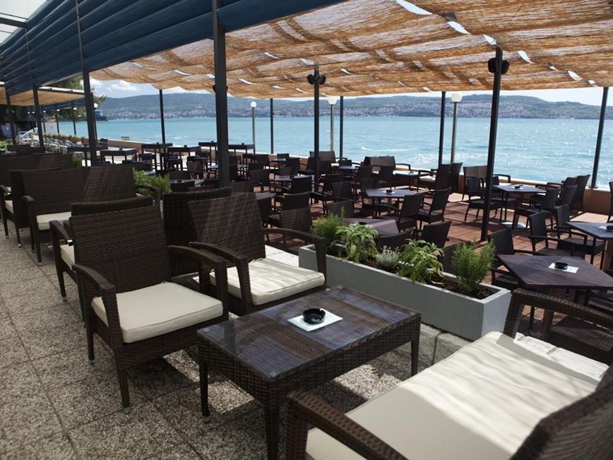 Olive Suites vily - Resort Adria Ankaran - Lounge bar - Ankaran - 101 CK Zemek - Slovinsko